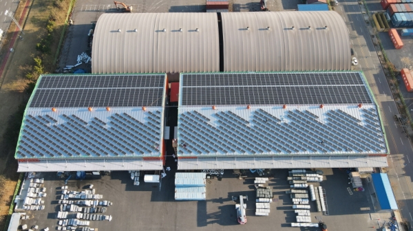 전남 광양항 어울림 공장 650kW급 지붕태양광 전경 (사진제공/포항시)