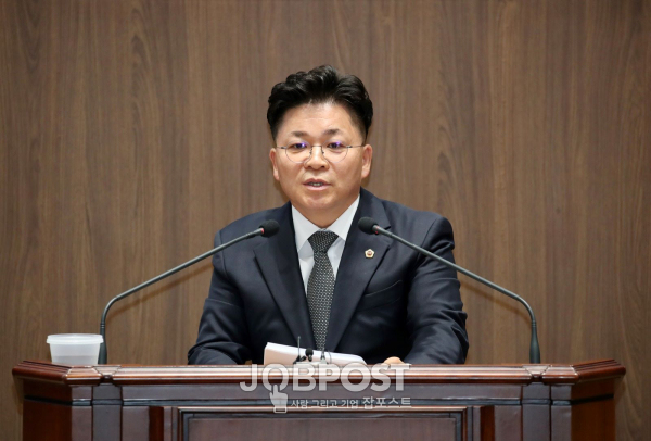 김민수 의원 5분발언을 하고 있다.