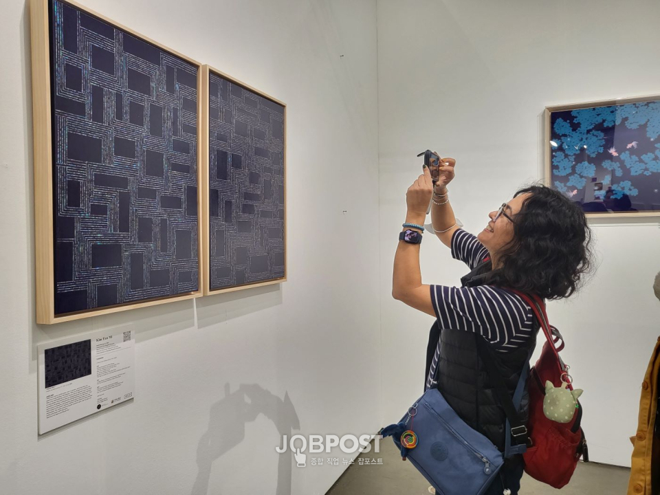 김은미 작가, 천년의 도료 '옻칠'을 현대화한 작품으로 LA아트쇼를 홀리다