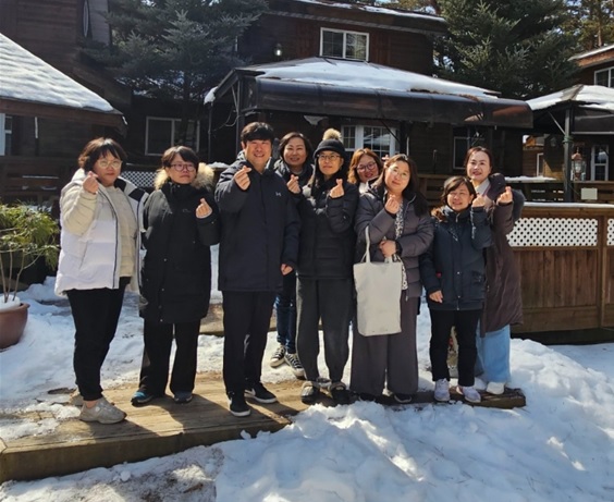 세종사이버대 아동가족학부 동아리 ‘세종청사모 봉평 컨퍼런스’.(사진제공/세종사이버대학교)