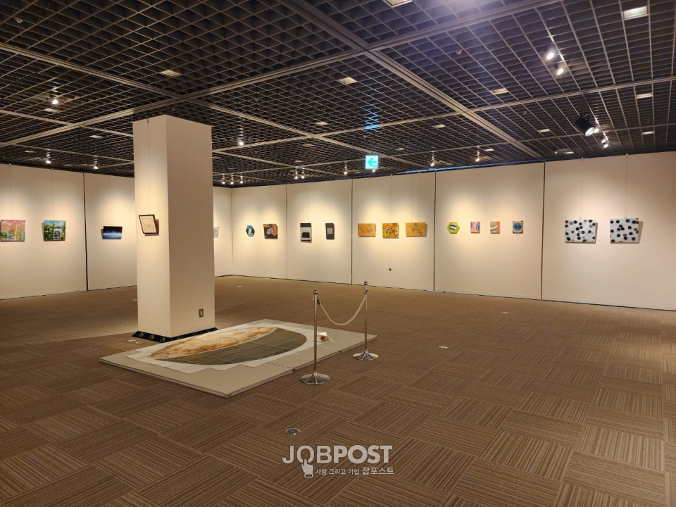 미술 단체 ‘작은 울림’ 전시회, 일본 교토시 국제 교류회관 미술관에서 열려(사진 제공/ 박꽃가람 작가)