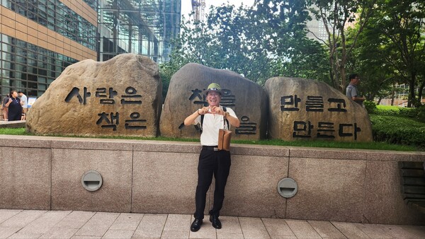 권현택 시인
