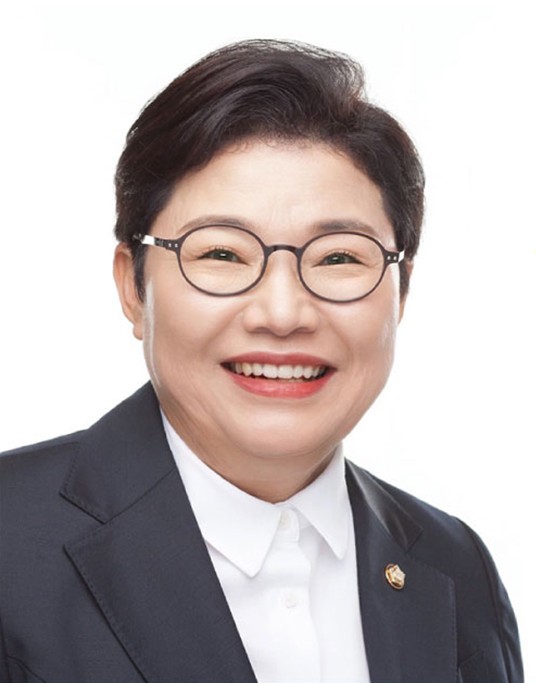 [사진=임이자 의원실] 국민의 힘 임이자 의원이 24일 열린 환경부 종합국감에서 영풍 장형진 고문을 증인으로 불러 영풍제련소에 관한 질타를 이어 갔다.