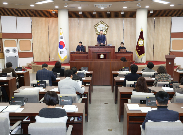 고양특례시의회에서 12월 23일 종무식을 개최하고 한해를 마무리하는 시간을 가졌다