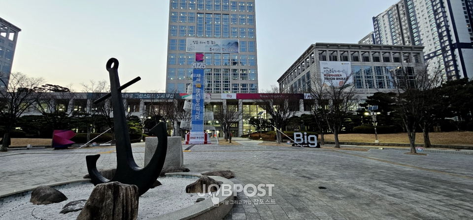 부산시청사 전경.(사진_한건우 기자)