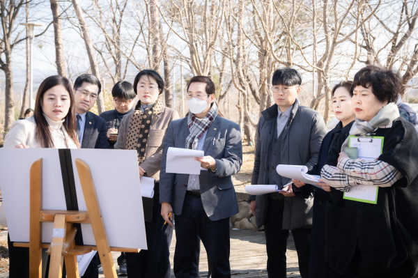남양주시의회 자치행정위원회에서 공유재산관리계획 대상 사업지 현장점검을 실시했다.사진은 조안면 노유자시설 건립사업 대상지