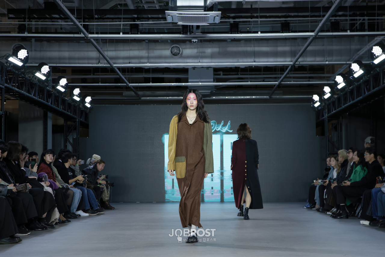 [포토] 2025패션코드(FashionKODE) 브랜드 디디비오(DDBO) 패션쇼, 런웨이 중인 모델
