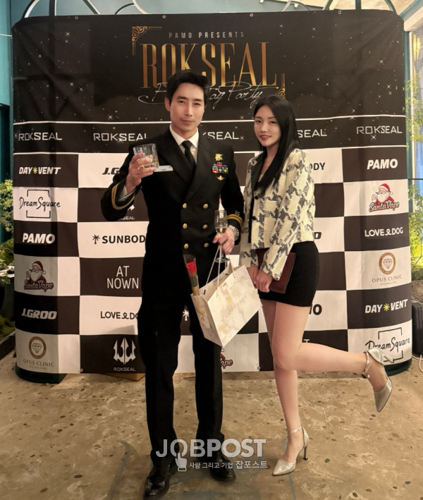 〔JP포토〕 문송희, 「이근대위 힘내자! 대한민국!」 챌린지 포토월 참여 / 사진촬영 - 잡포스트