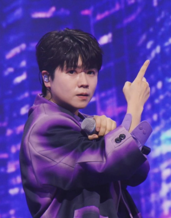 사진 = 가수 마이진 (출처: 공식SNS)