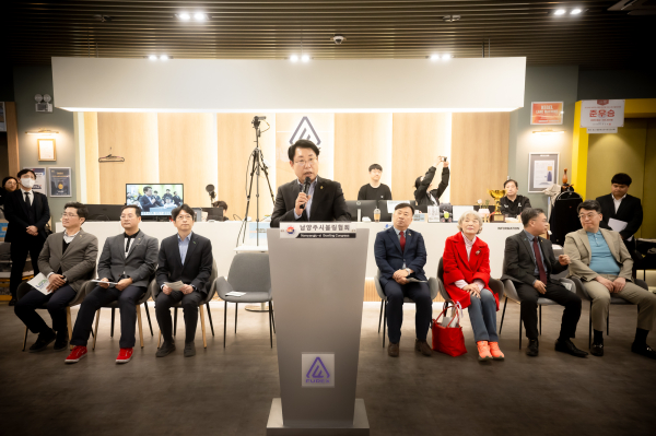 조성대 남양주시의회 의장은 20일 '제7회 남양주시의회 의장기 볼링대회'에서 "스포츠 복지 확대를 위해 노력하고 지원하도록 하겠다”라고 말했다