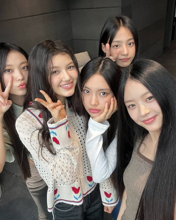 이미지 출처 = 뉴진스 SNS